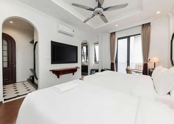 Quiet Condo Near Bui Vien Street-Good Time With Family-Pool Rooftop