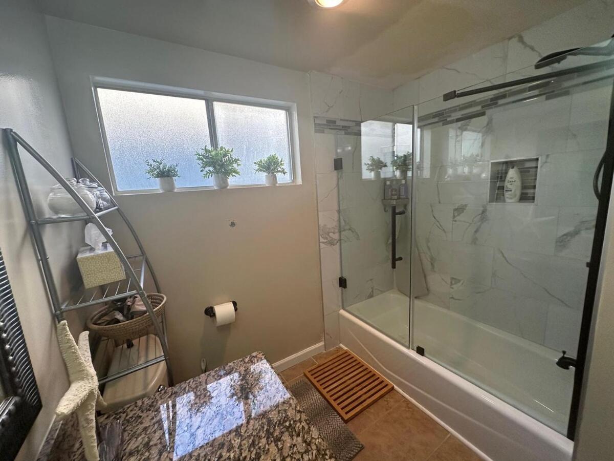 Quiet Near Bui Vien Street-good Time With Family-pool Rooftop Apartment *