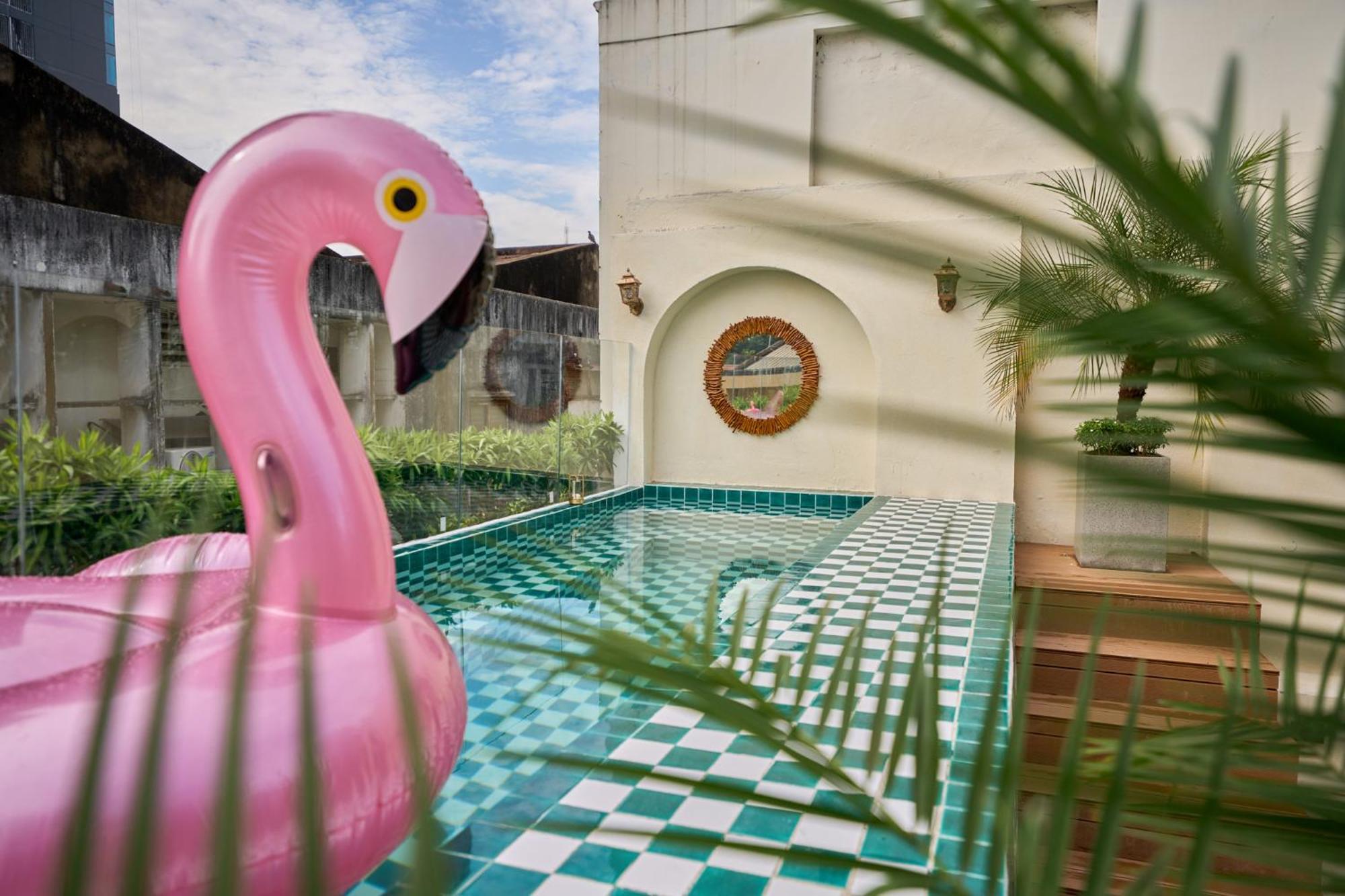 Apartment Quiet Near Bui Vien Street-good Time With Family-pool Rooftop Ho Chi Minh City