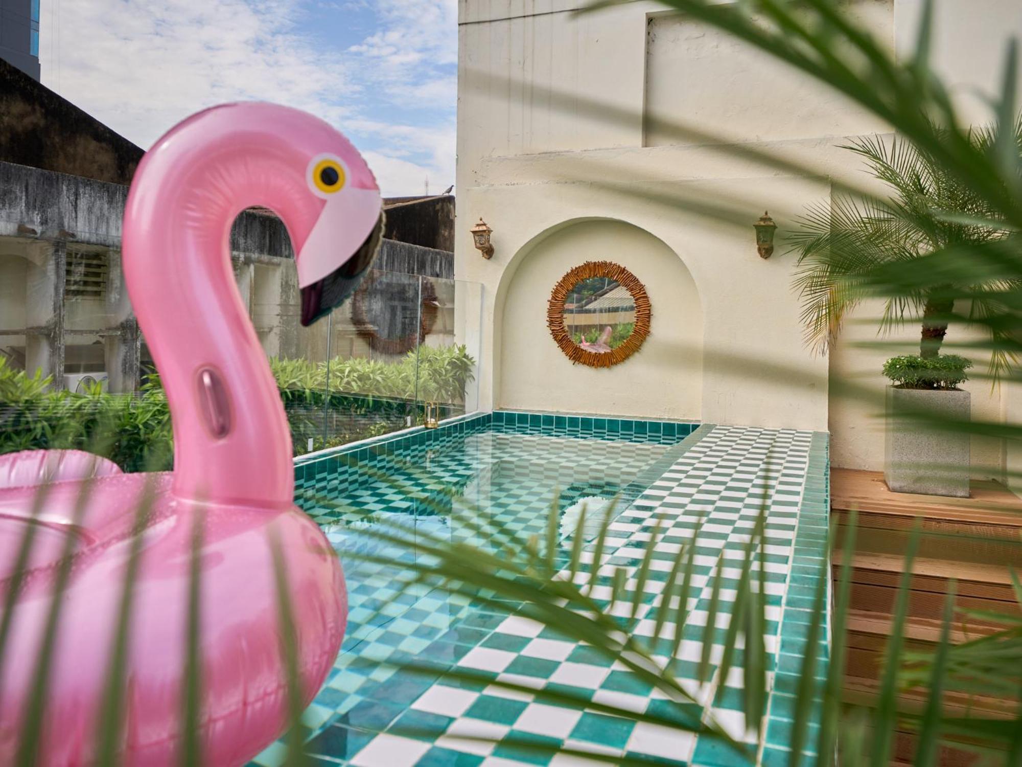 Quiet Near Bui Vien Street-good Time With Family-pool Rooftop Ho Chi Minh City