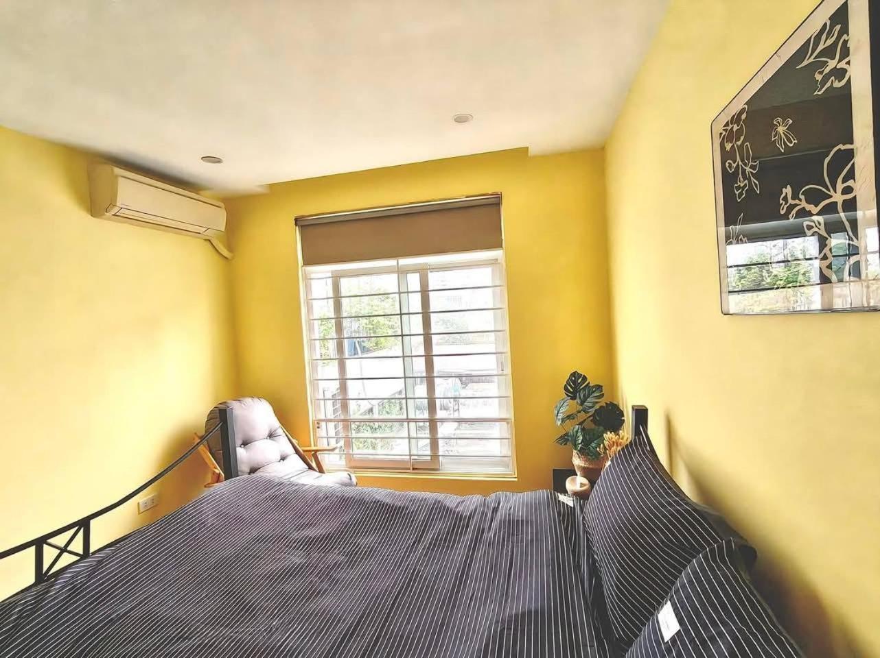 Quiet Near Bui Vien Street-good Time With Family-pool Rooftop * Ho Chi Minh City