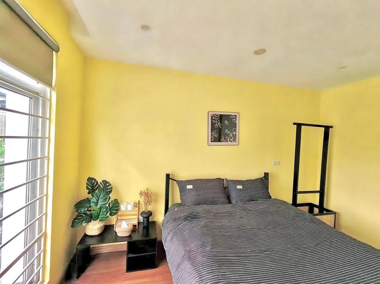Apartment Quiet Near Bui Vien Street-good Time With Family-pool Rooftop