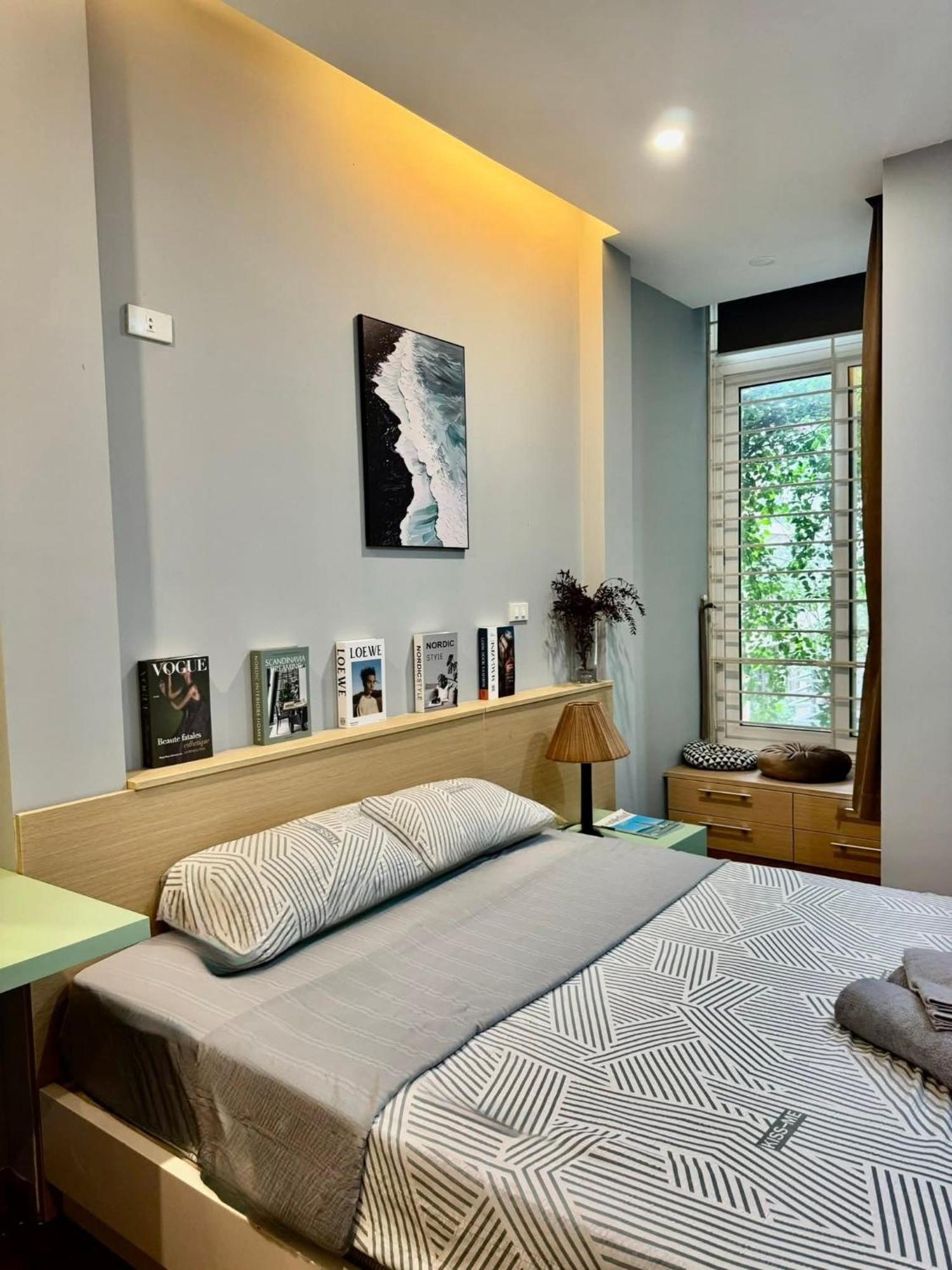 Quiet Near Bui Vien Street-good Time With Family-pool Rooftop Apartment *